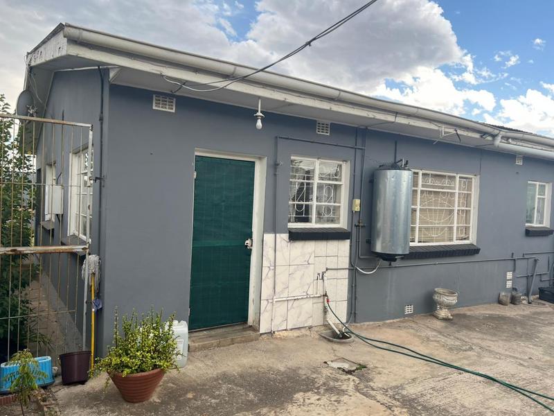 To Let 4 Bedroom Property for Rent in Grahamstown Eastern Cape